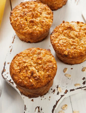 Healthy-Banana-Oatmeal-Muffins